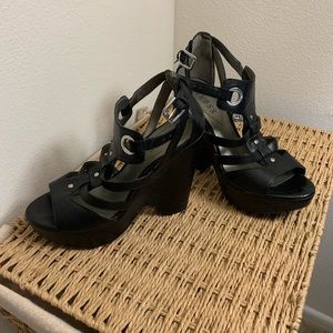 Guess black wedges